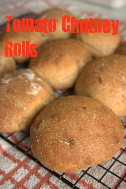 Tomato chutney rolls