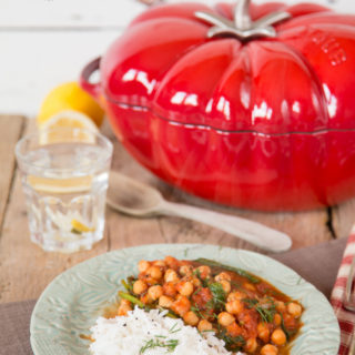 An easy recipe for a spicy tomato chickpea casserole. Vegan too.