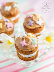 These adorable mini toffee caramel flavoured cakes are perfect for Easter.