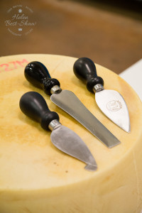 Tools for cutting the ripe cheese