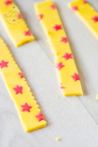 How to make easy crown cupcake toppers from sugarpaste