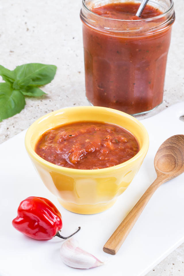 Hot and spicy kebab shop chilli sauce, perfect for adding to lamb or chicken.