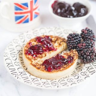 Delicious small batch blackberry and apple jelly. Perfect on a crumpet for a very British tea time treat!
