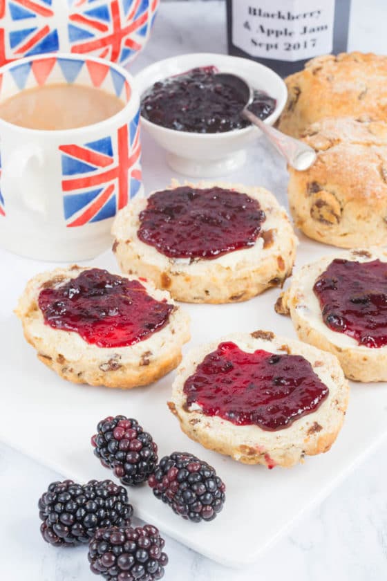 Small Batch Blackberry and Apple Jam Recipe. Traditional and tasty!