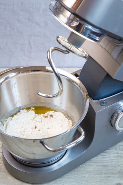 From ingredients to dough in moments. The Kenwood Chef makes breadmaking simple.