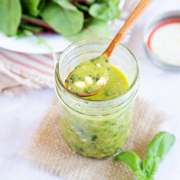 Easy Pesto Salad Dressing Recipe 3