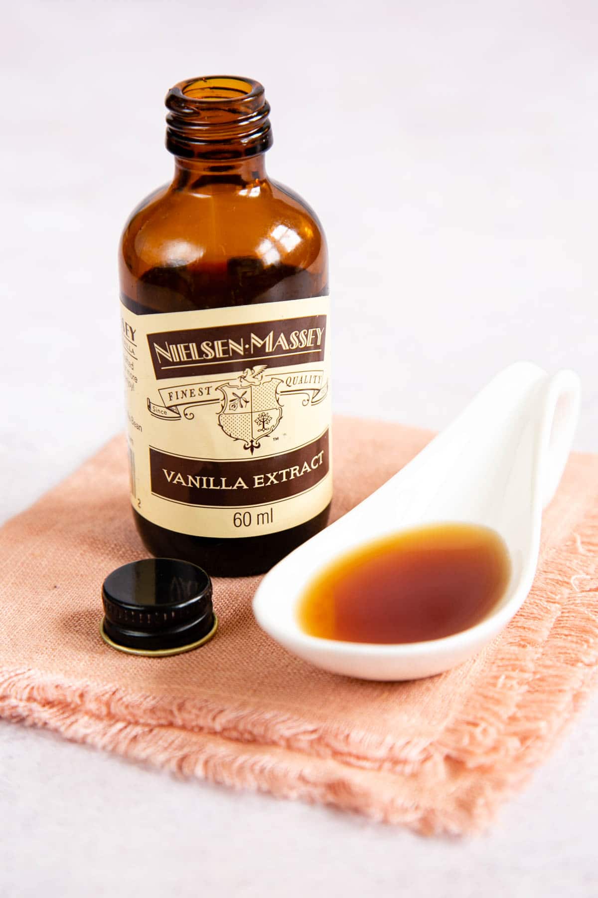 Luxurious Nielsen-Massey Gourmet Vanilla Extract comes as a fabulous tawny liquid. 