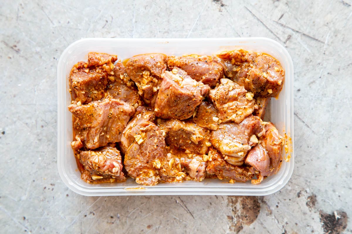 Using a takeaway tray makes it easier to store the meat in the fridge while it marinates.