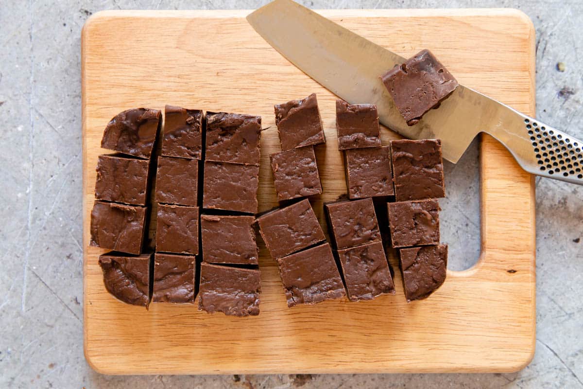 After a period in the fridge to cool, the fudge is cut into bite-sized squared.