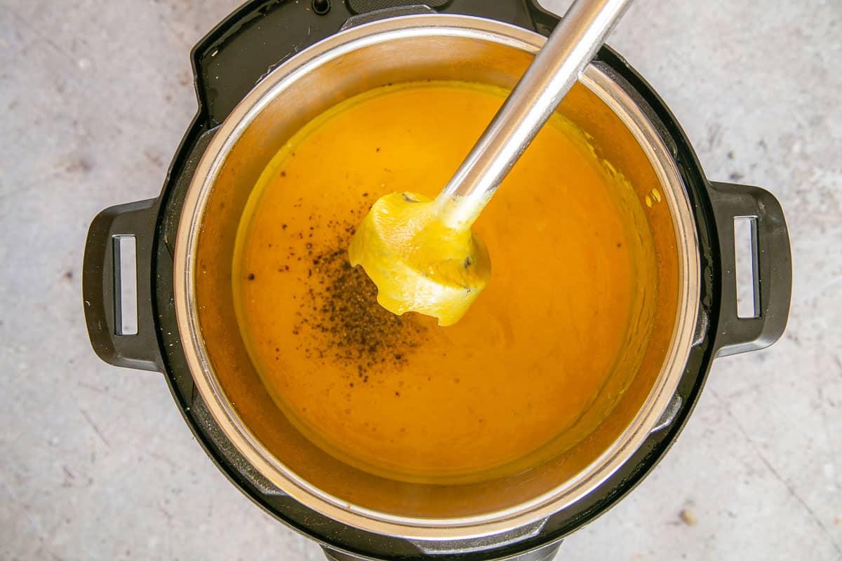 Blending the soup in the pressure cooker with a stick blender - the easiest way to a smooth soup.