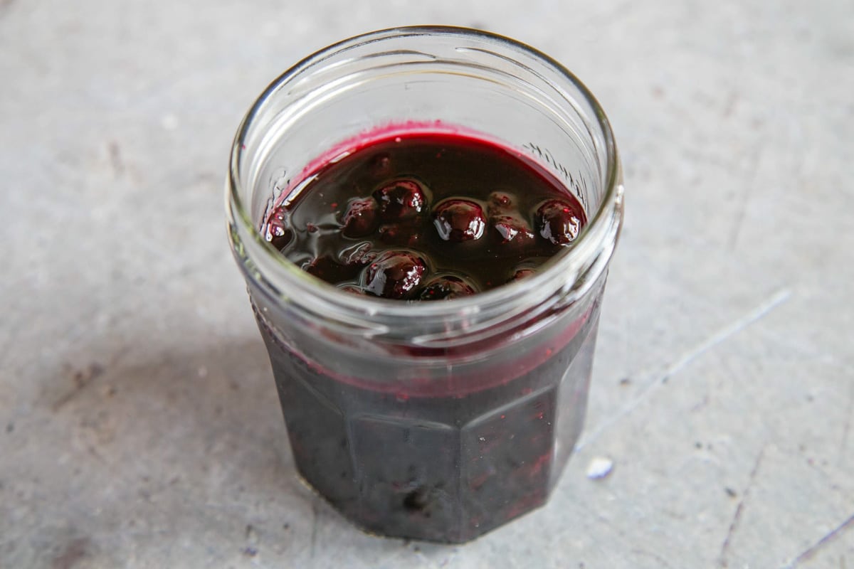 The compote in a jar, ready to store in the fridge.